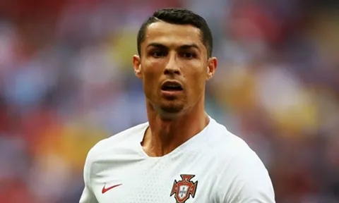Cristiano Ronaldo bị cổ động viên Iran 'khủng bố' bằng tiếng ồn