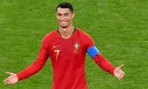 TRANH CÃI: Ronaldo đánh nguội, xứng đáng nhận thẻ đỏ?