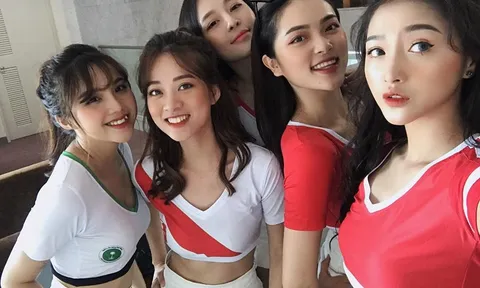 "Dậy sóng" vụ hotgirl bình luận World Cup: Mặc hở, nói nhạt?