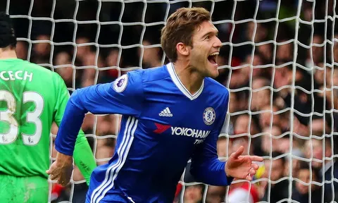 Cú sút trái phá của Marcos Alonso làm tung lưới Bayern Munich