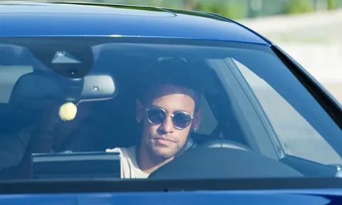 CỰC NÓNG: Barcelona XÁC NHẬN, bom tấn Neymar sắp nổ!