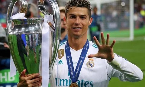 CỰC SỐC: Ronaldo tự liên hệ tới PSG, M.U nhưng bị khước từ