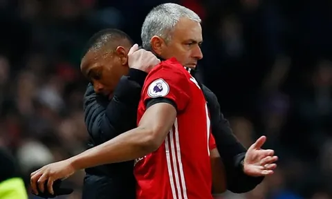 NÓNG: Mourinho "bật đèn xanh" cho Martial ra đi