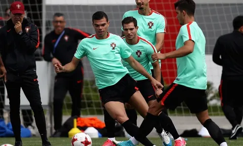 Chùm ảnh: Vắng Ronaldo, tuyển BĐN vẫn tập cực sung