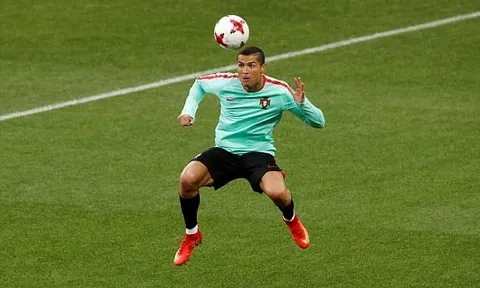 Chùm ảnh: Ronaldo bình thản tập luyện trước cáo buộc trốn thuế