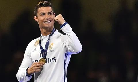 "Dream team" kết hợp Man Utd & Real Madrid: Lukaku sánh vai Ronaldo