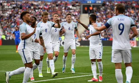 Pepe rạng rỡ ra mắt đội bóng mới sau Confederations Cup