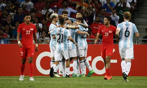 Chùm ảnh: Dybala tịt ngòi, Argentina vẫn phô diễn sức mạnh trước Singapore