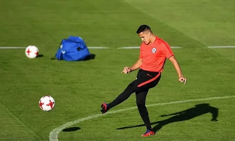 Chùm ảnh: Sanchez đầy âu lo trước đại chiến Bồ Đào Nha