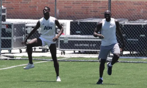 Đôi bạn thân Pogba - Lukaku lại đội nắng tập luyện đầy hứng khởi