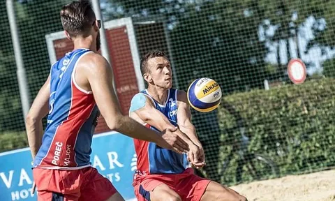 Chùm ảnh: Perisic đại diện tuyển Croatia chơi... bóng chuyền