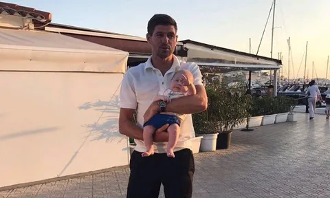 Chùm ảnh: Gerrard dẫn vợ con đi nghỉ mát tại Ibiza