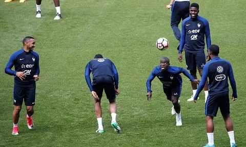 Chùm ảnh: Tập hăng say, Pogba & Mbappe quyết "làm nhục" Tam sư