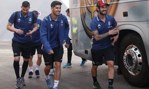 Dàn sao Barca và Real đổ bộ Bernabeu, sẵn sàng cho El Clasico