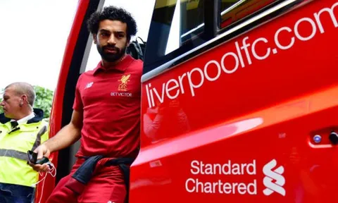 Dàn sao Liverpool đã tới Vicarage Road, chuẩn bị mở tiệc