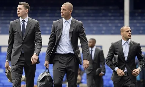 Dàn "soái ca" của Everton tiến vào Goodison Park