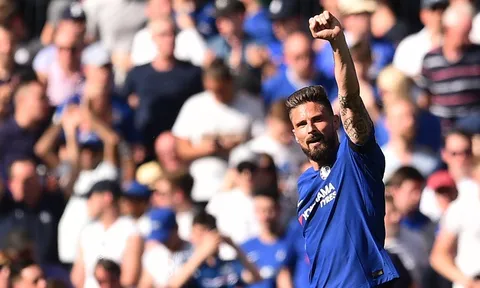 Đánh bại Liverpool, Giroud giờ còn khủng hơn cả Ronaldo