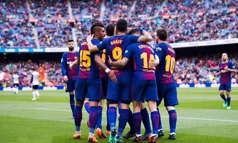 Đánh bại Valencia, Barca cán cột mốc lịch sử