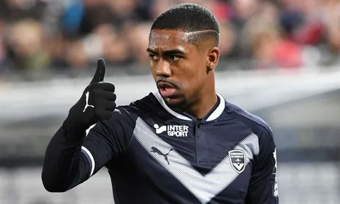 Đánh một vòng lớn, Malcom khiến Roma lẫn Everton muối mặt
