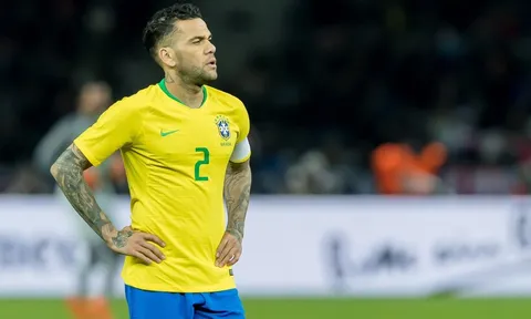 Dani Alves 99% lỡ World Cup, xứ Samba lo lắng