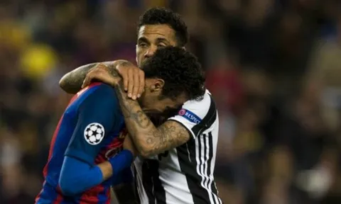 Dani Alves: Loại Barca khiến tôi rất đau lòng