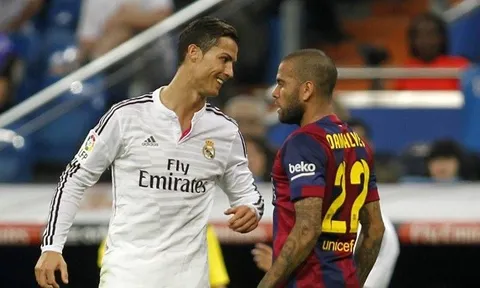 Dani Alves: Tôi có ngu đâu mà không biết Ronaldo xuất sắc