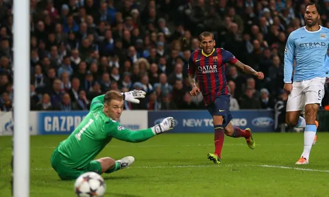 Dani Alves: "Tôi tưởng Manchester chỉ có mỗi Man United"
