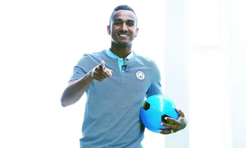 Danilo và những hình ảnh trong ngày đầu tiên gia nhập Man City