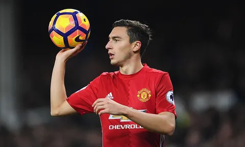 Darmian nói gì trước tin đồn rời Man Utd?