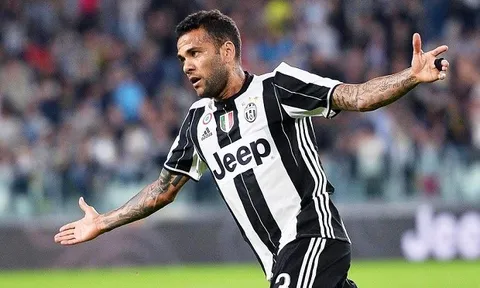 Dẫu đã ra đi, Dani Alves vẫn là 'niềm hy vọng' của Barca