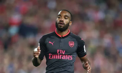 Đấu với WSW FC, Lacazette sẽ đá chính