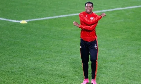 NÓNG: AC Milan muốn giải cứu 'nỗi thất vọng' của Man Utd