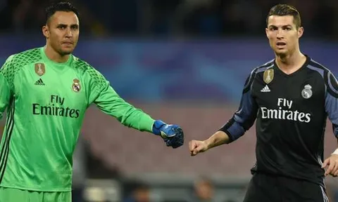 Đến lượt đồng đội phải lên tiếng gọi Ronaldo ở lại