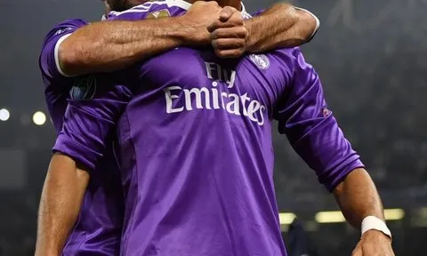 Đến Trung Quốc, Ronaldo sẽ 'tắm trong tiền'