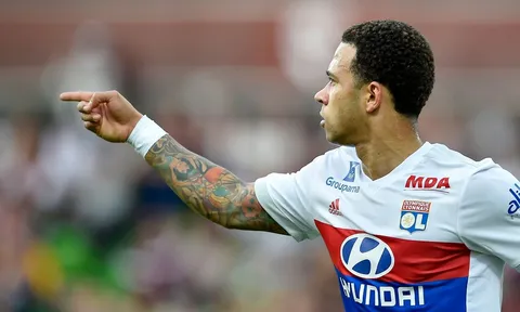 Depay lập kỷ lục khó tin, ngày về M.U rất gần?