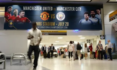 Derby Manchester được quảng bá rầm rộ tại sân bay Mỹ
