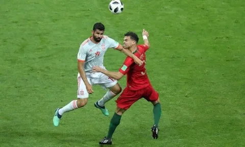 Diego Costa đi vào lịch sử với bàn thắng đầu tiên dùng VAR ở World Cup