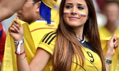 Dàn mỹ nhân đẹp trên khán đài trận Ba Lan và Colombia