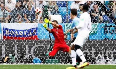 Thủ môn Uruguay kéo dài danh sách thảm họa tại World Cup 2018