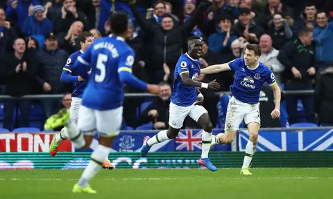 Đi tìm ngựa ô Premier League 2017/18: Sự trở lại của những thế lực cũ?