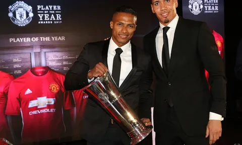 Điểm tin sáng 19/05: Valencia, Herrera xuất sắc nhất Man Utd; Liverpool "phá két" vì 5 cái tên