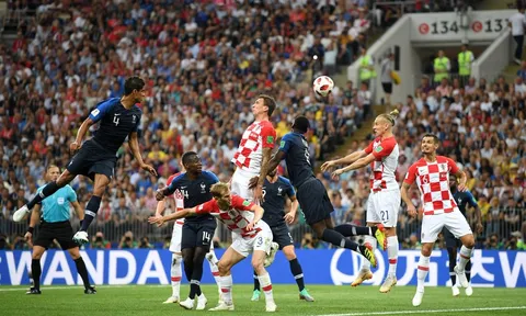 Phản lưới nhà, Mandzukic đi vào lịch sử World Cup
