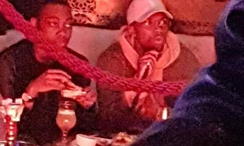Dính chấn thương, Daniel Sturridge đi hút shisha giải khuây