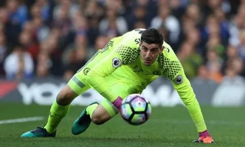NÓNG: Real hoàn tất hợp đồng 6 năm với Courtois vào ngày mai