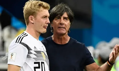 ĐKVĐ Đức bị loại, ghế của Joachim Low còn mấy chân?