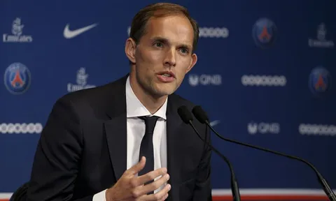"Đổ bê tông" hàng thủ, PSG nhắm mua hai trung vệ thép Ngoại Hạng Anh