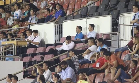 Đội bóng của Công Vinh: Cơn đau đầu vì tiền