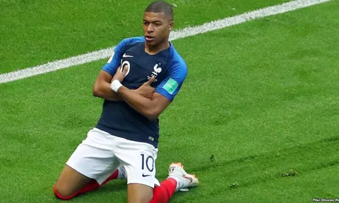 Đội hình tiêu biểu vòng 1/8 World Cup 2018: Mbappe vượt mặt Neymar