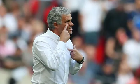 Đối thoại Jose Mourinho: "M.U đi đúng lộ trình, tôi lo gì mất ghế"