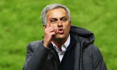 Đối thoại Jose Mourinho: "Tái tạo Man Utd là công việc khó nhằn"